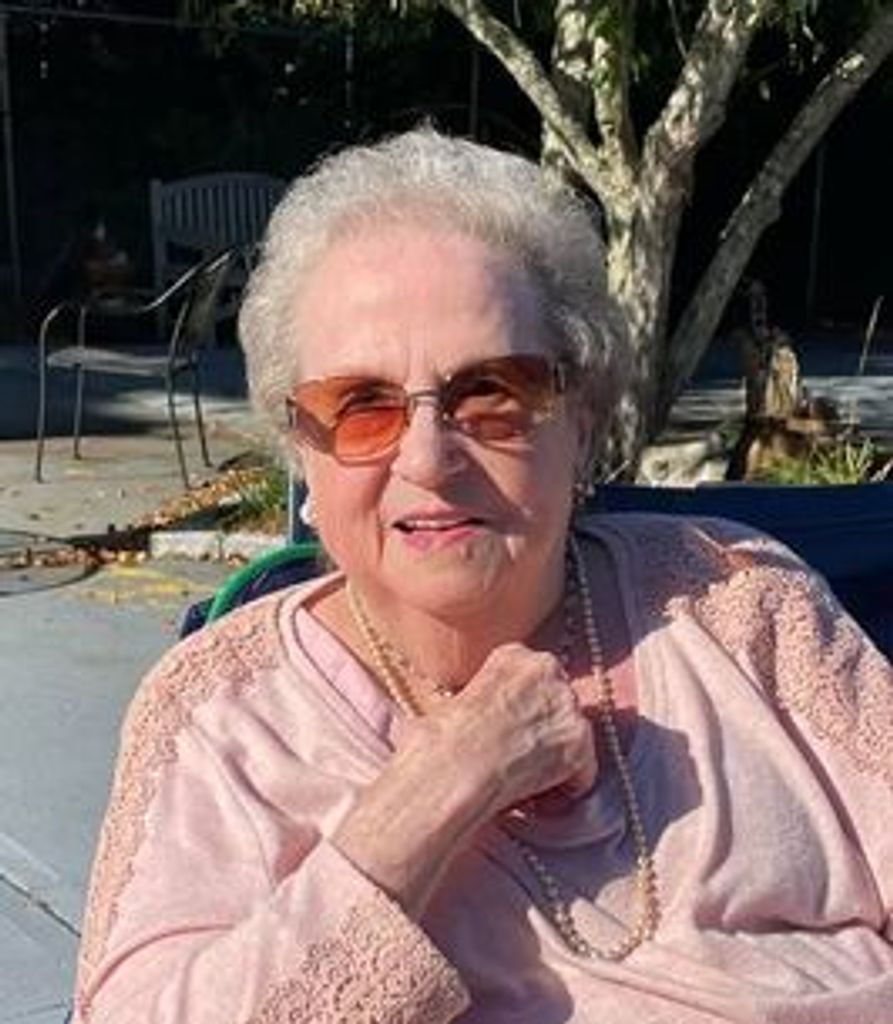 Dorothy R Charest Profile Photo