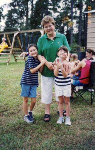 Linda Louise Blackmon photo gallery thumbnail 25 of 35