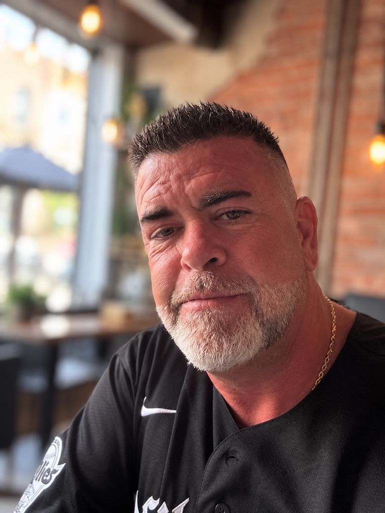 Earl G Roberts III Profile Photo