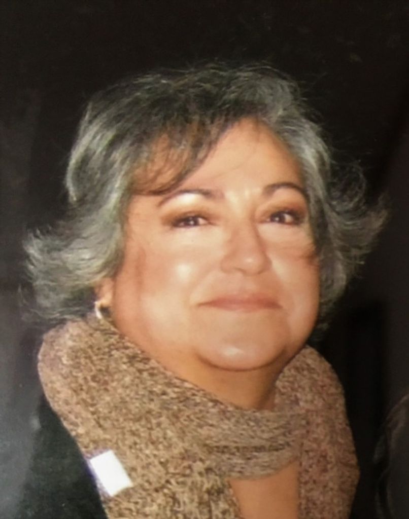 Dora Salazar