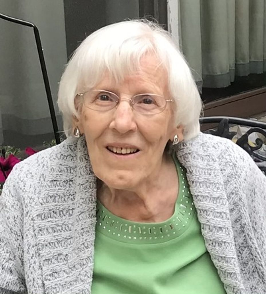 Elaine Wywialowski Profile Photo