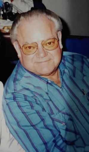 Robert Kenneth Benzinger photo gallery thumbnail 1 of 2