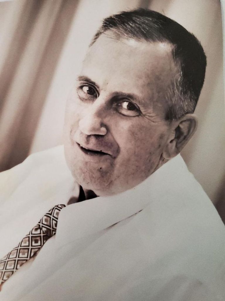 Peter Craig Profile Photo