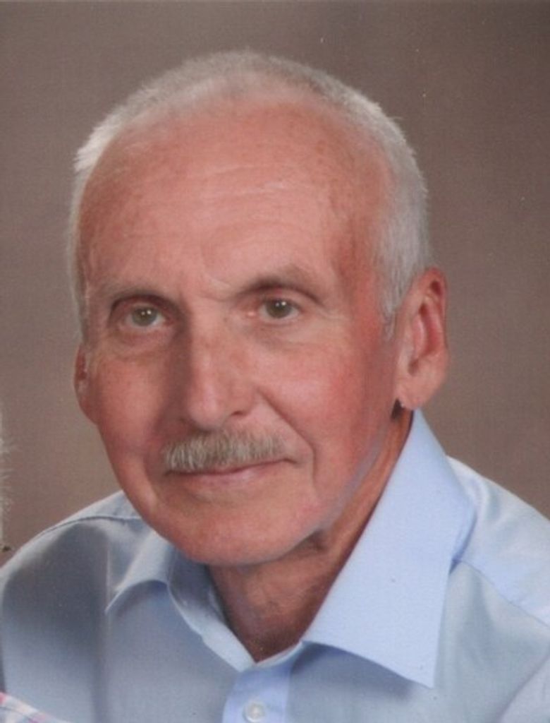 Roger W. Lobdell Profile Photo