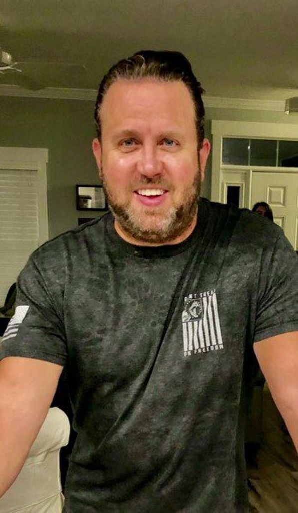 Michael Thomas Holder Profile Photo