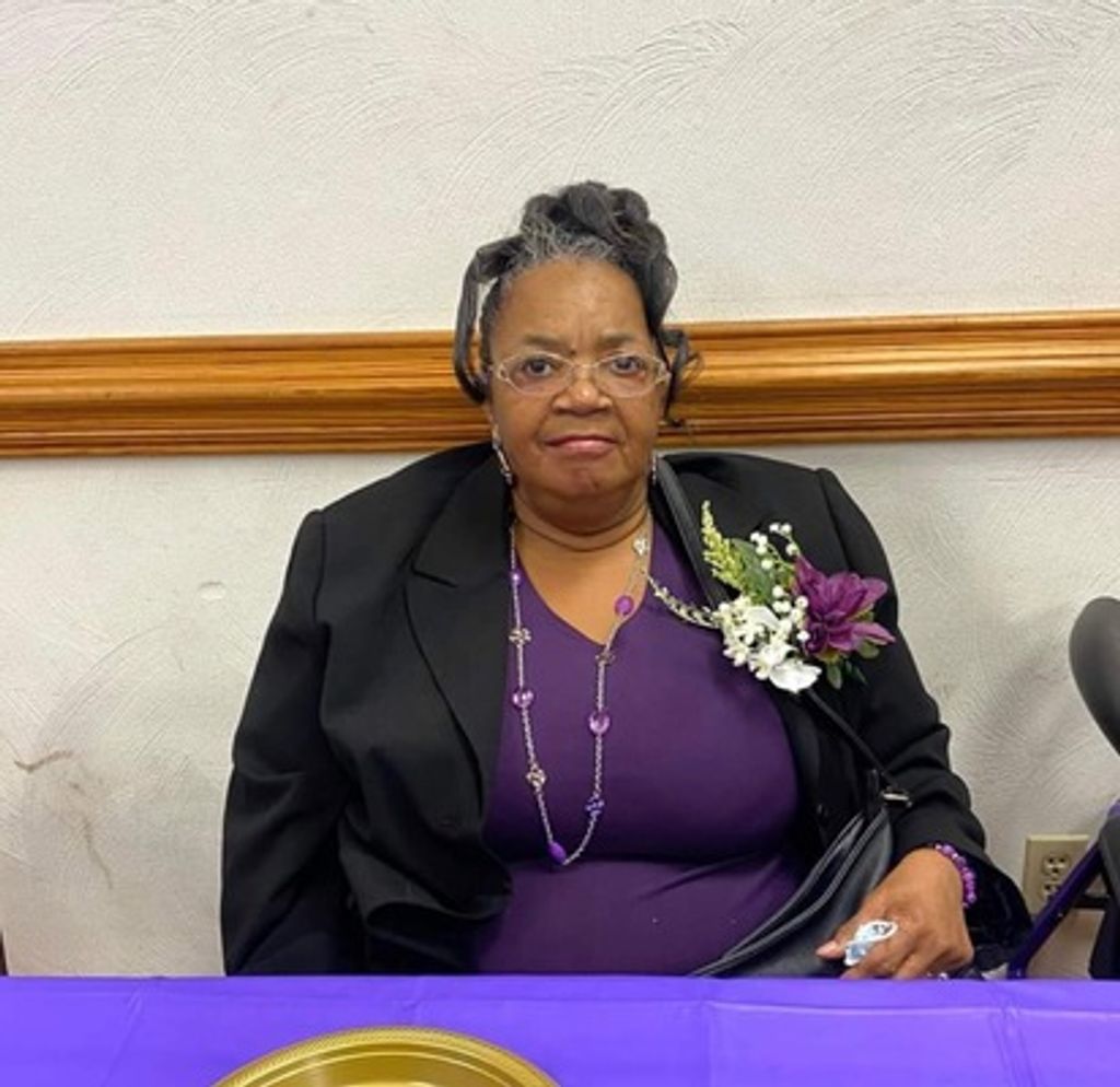 Ms. Eunice Reynolds Profile Photo