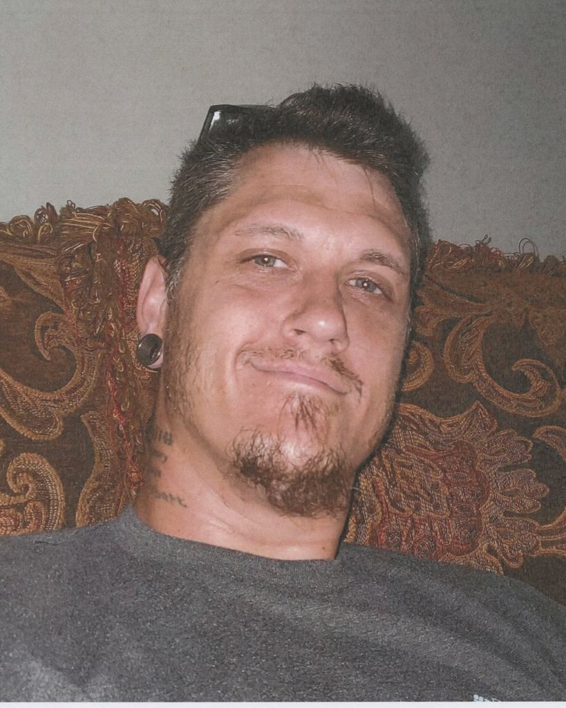 Joshua Robert Huskins Profile Photo