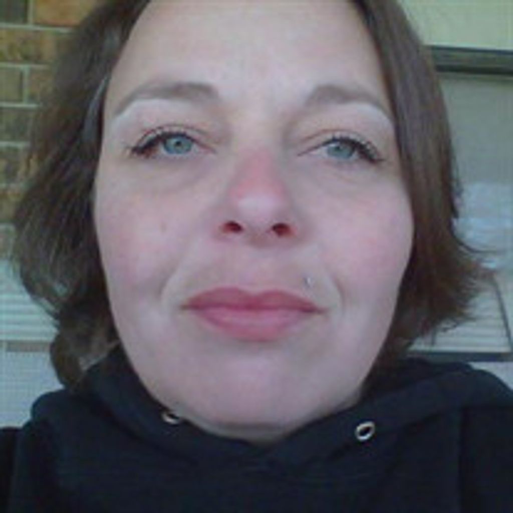 Laura L Mcelhanon