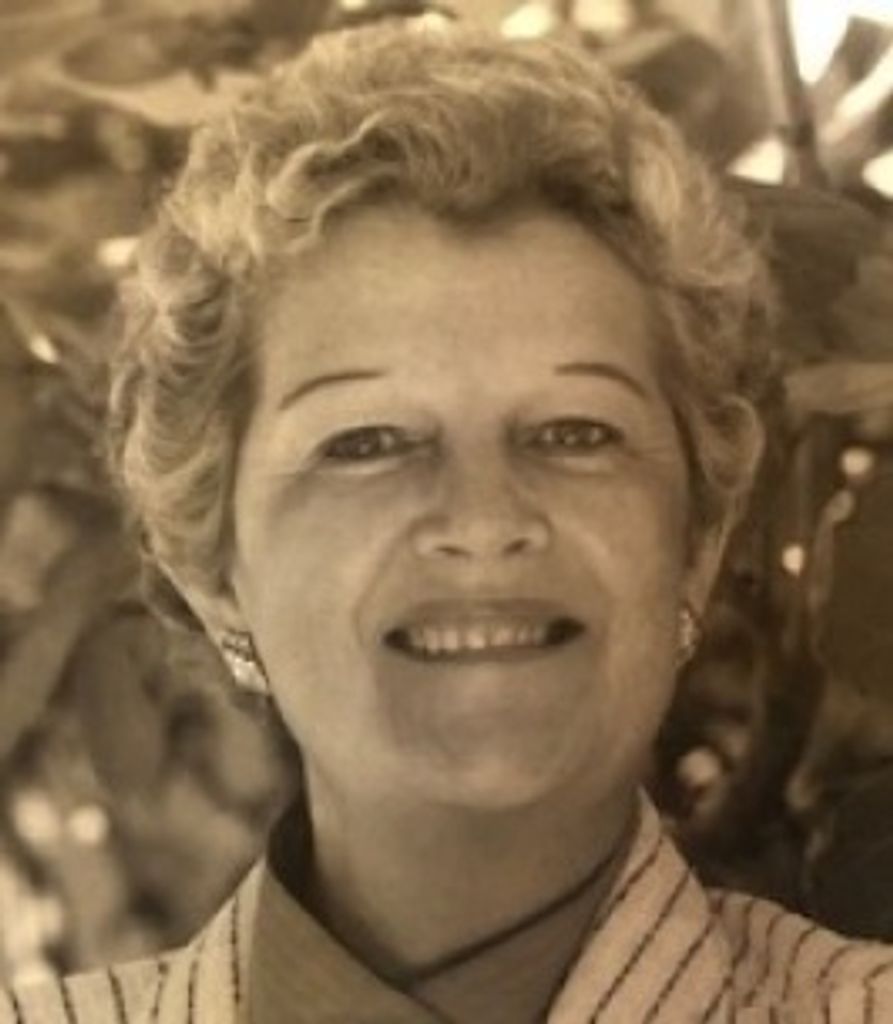 Elizabeth Majors Profile Photo