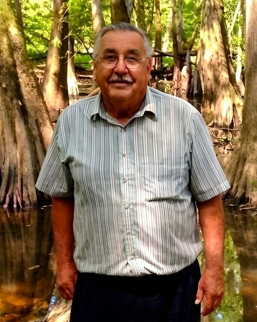 Wayne Dalton Luxich Profile Photo