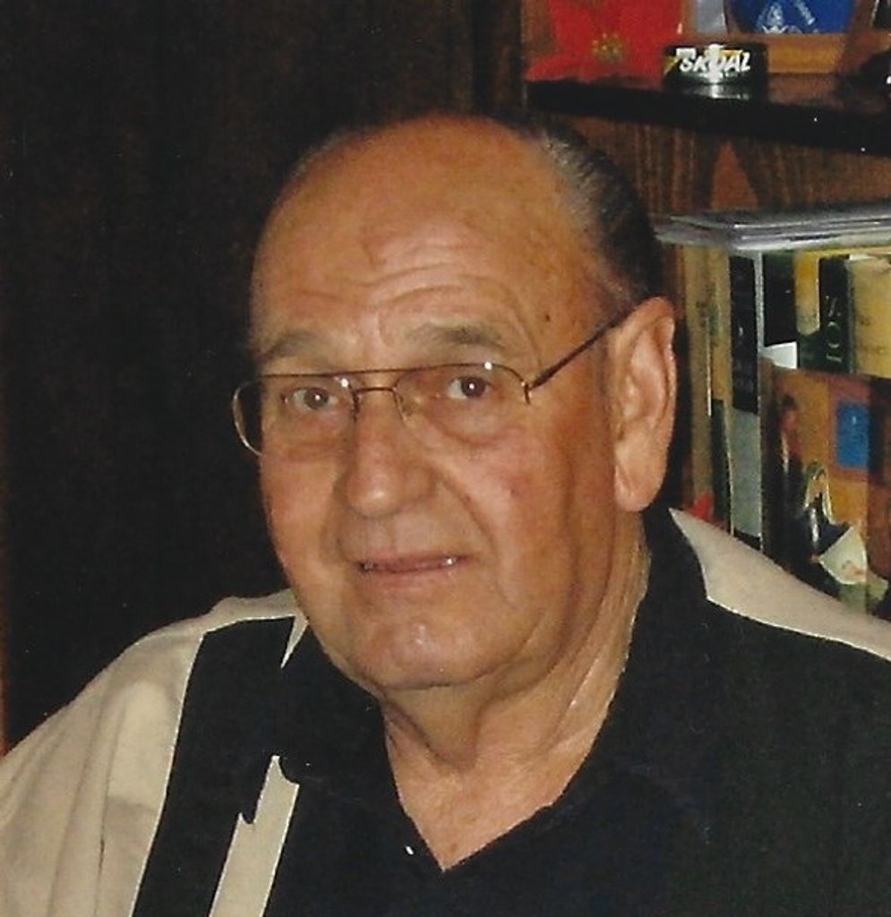Earl DeLong