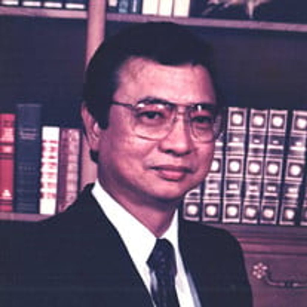 Benjamin T Domagas