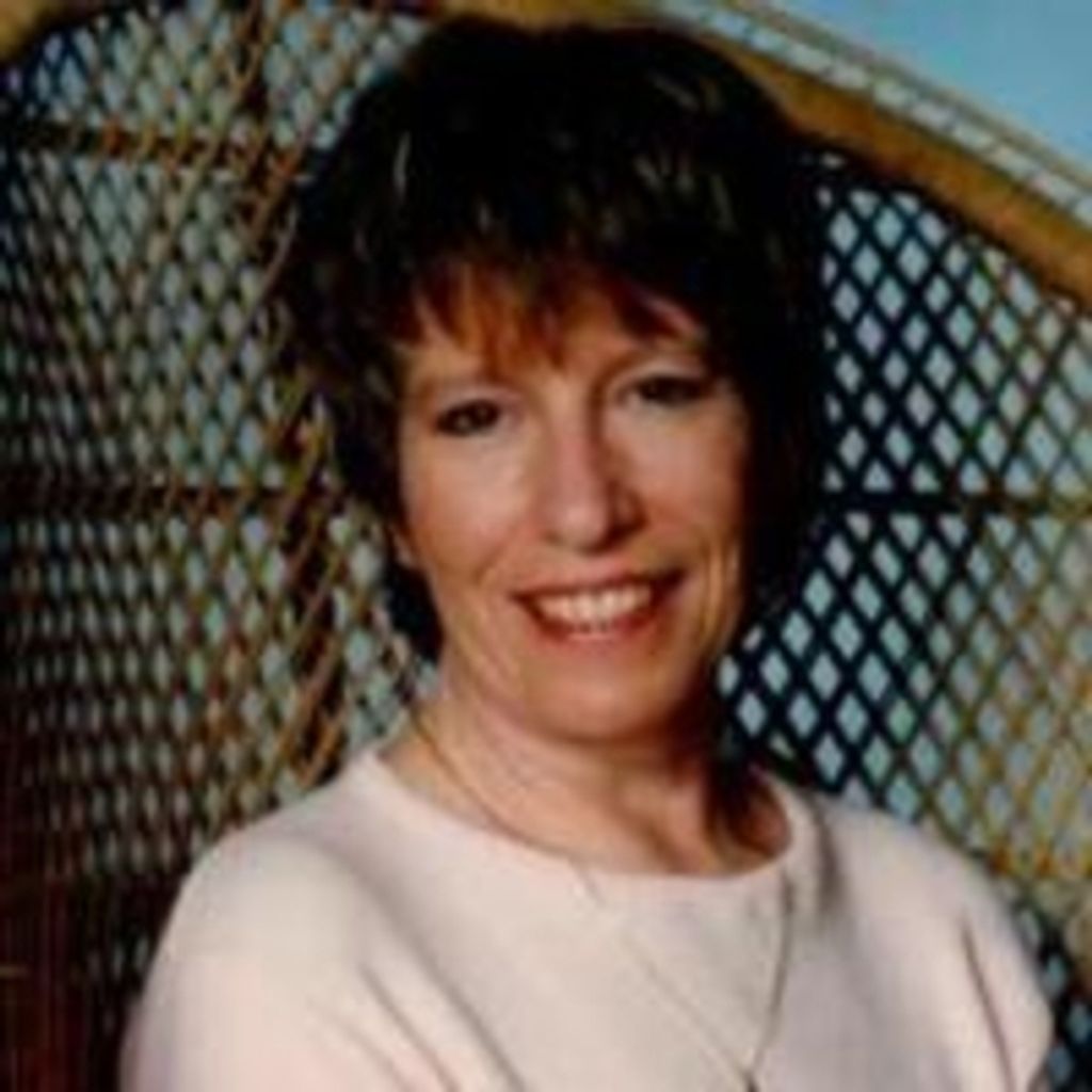 Bobbie Stell Profile Photo