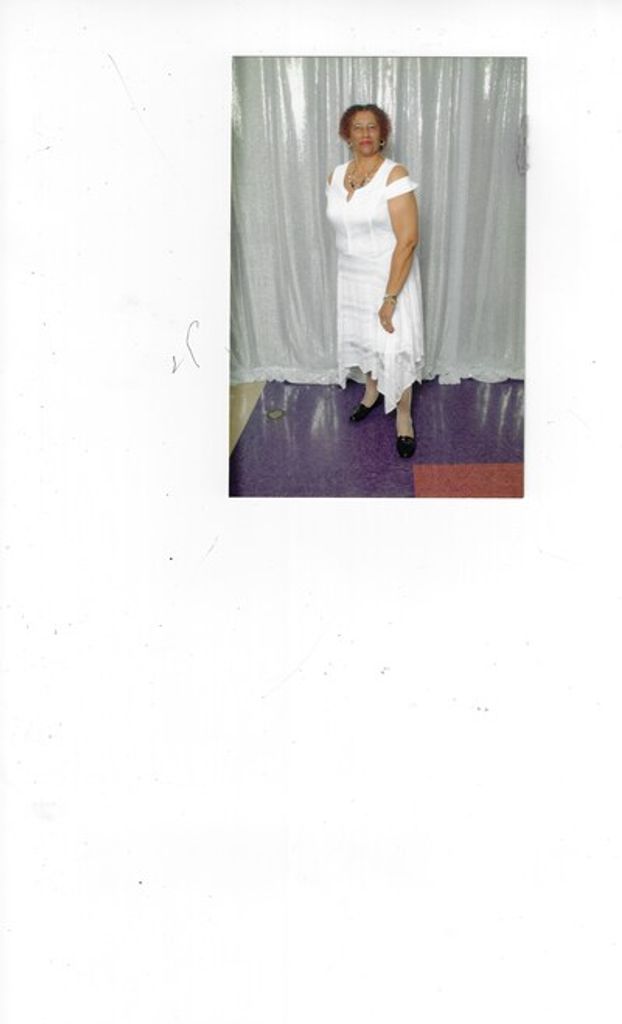 Dessie Phine Moore Profile Photo