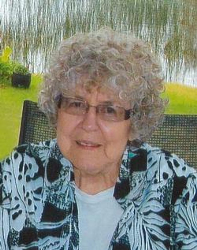 Maxine M Boswell