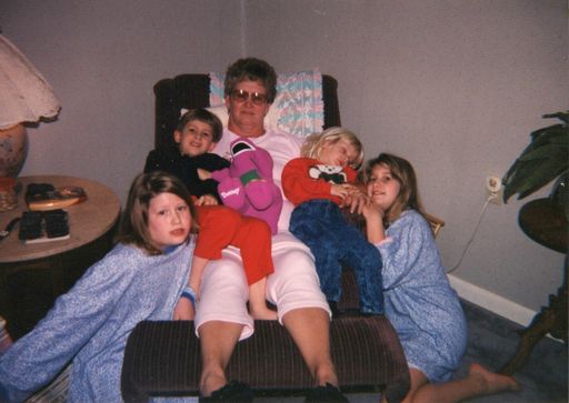 Brenda (Akin)  Luttrell photo gallery thumbnail 7 of 50