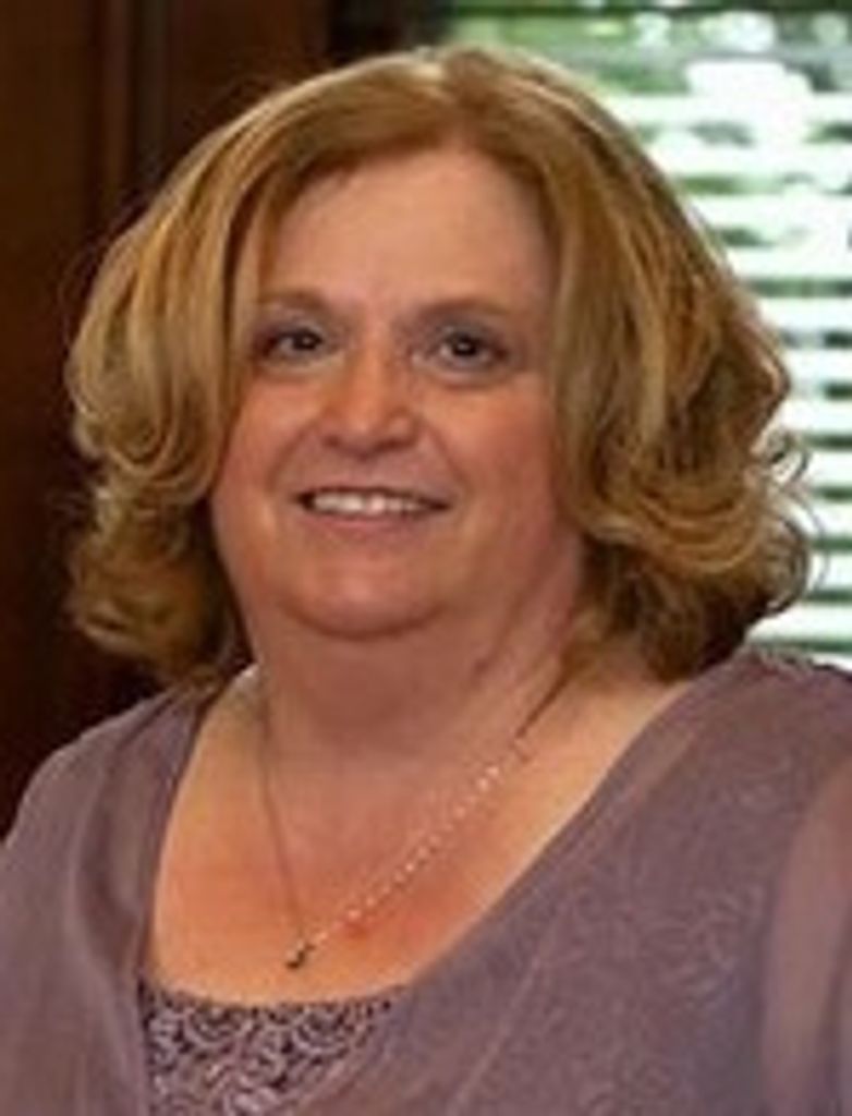JoAnn (Dombrowski)  Caratozzolo