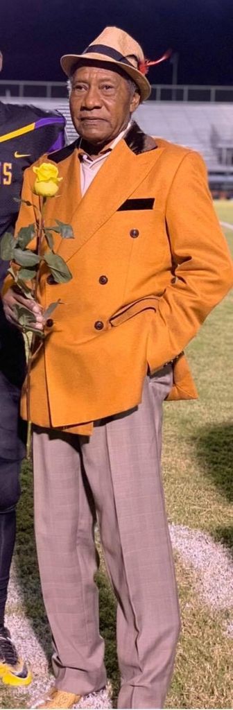Less Tate, Jr. Profile Photo