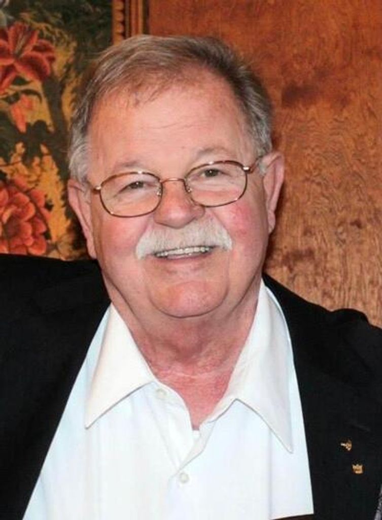 Everett Wayne Moore Profile Photo