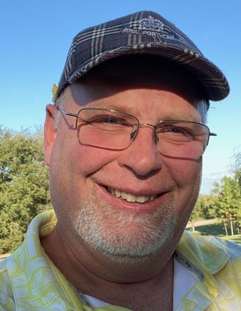 Michael James Lueth Profile Photo