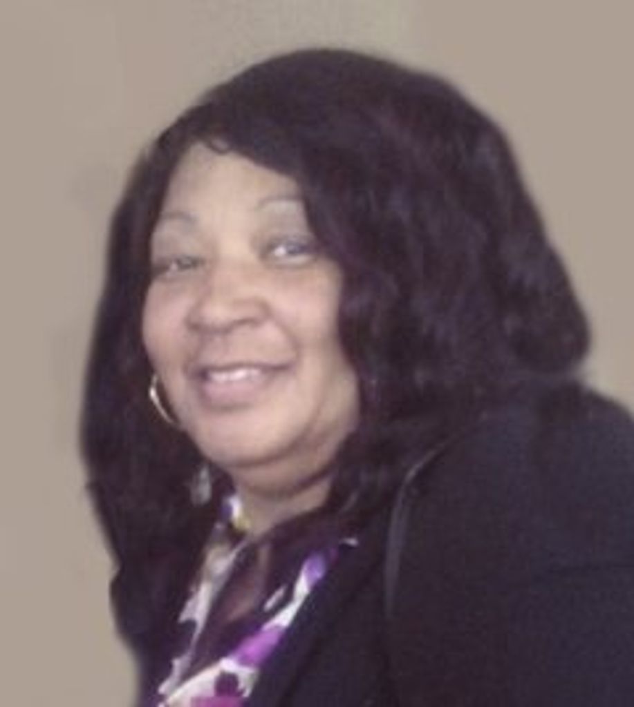 Lisa "Gloria"  Perry