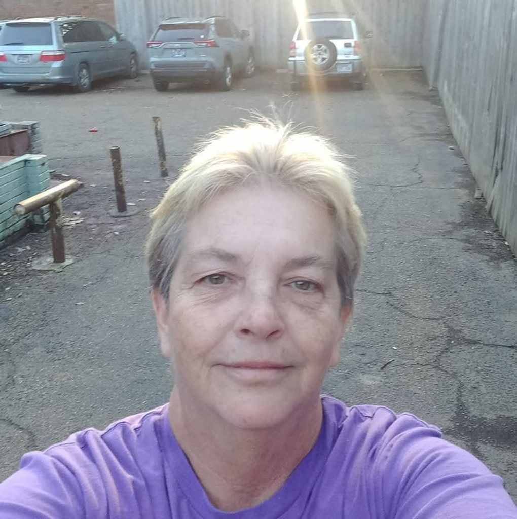 Leslie Shannon Bates