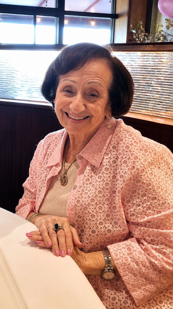 Rose Gloria Carille