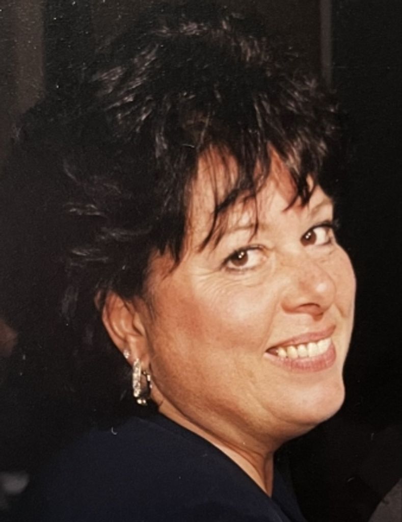 Sandra "Sandy" Sorrentino