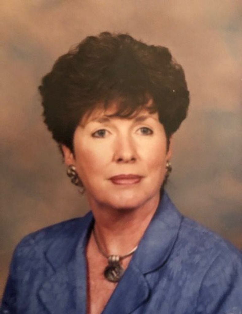 Hannah Lee Skinner Profile Photo