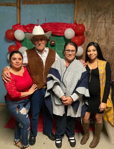 Santos Valdez Sr. photo gallery thumbnail 14 of 151