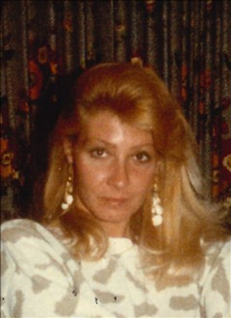 Holly Jean Earles Profile Photo
