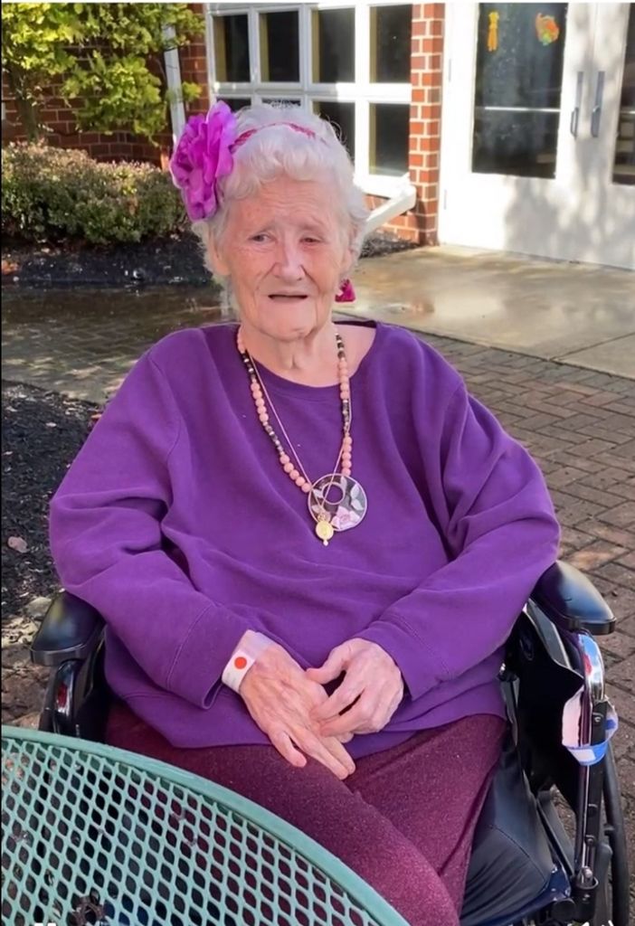 Elizabeth M Kelly Profile Photo