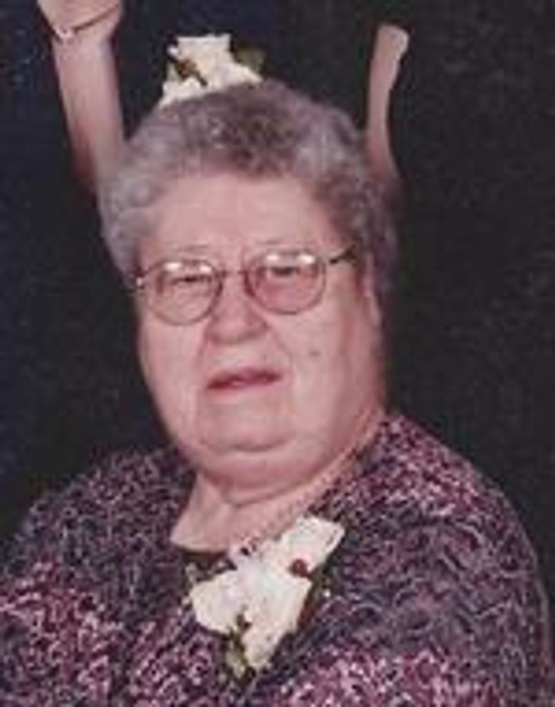 Lucille V. (Poppen)  Malget