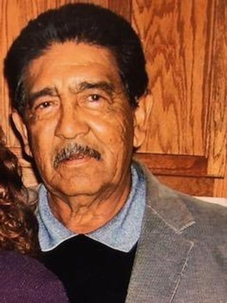 Manuel Flores Profile Photo