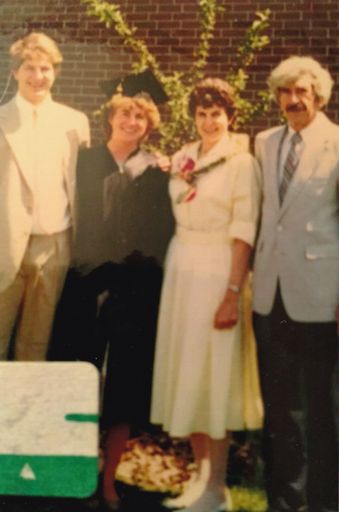 Linda Faye Lentz photo gallery thumbnail 9 of 44