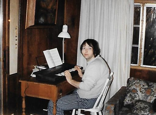 Linda L. Dilling photo gallery thumbnail 28 of 79