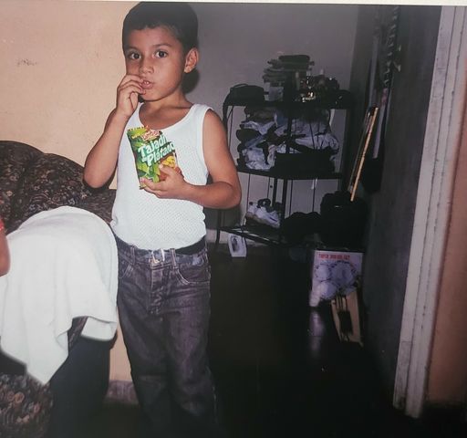 Moises Exequiel Velasquez Osorio photo gallery thumbnail 12 of 237