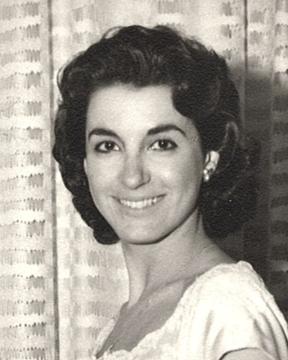 Lydia Maddalena Saunders Profile Photo