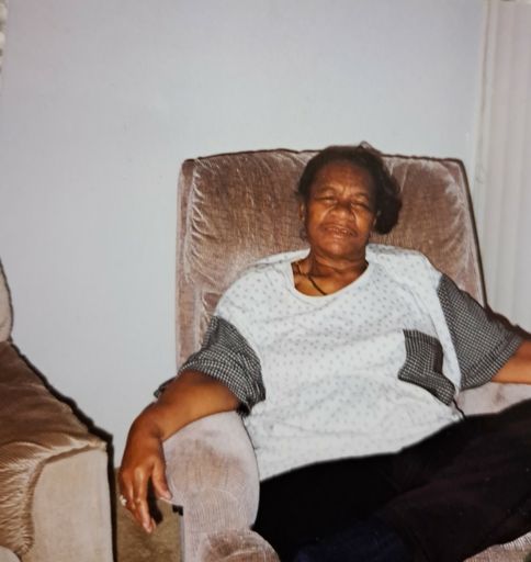 Louise Leonard photo gallery thumbnail 75 of 131