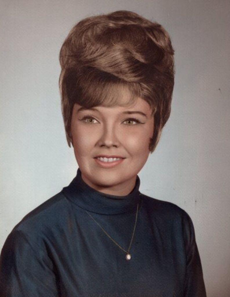 Vanna Lee (Smith)  Compton