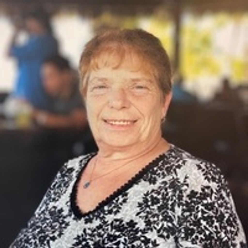 Lois M Hicks
