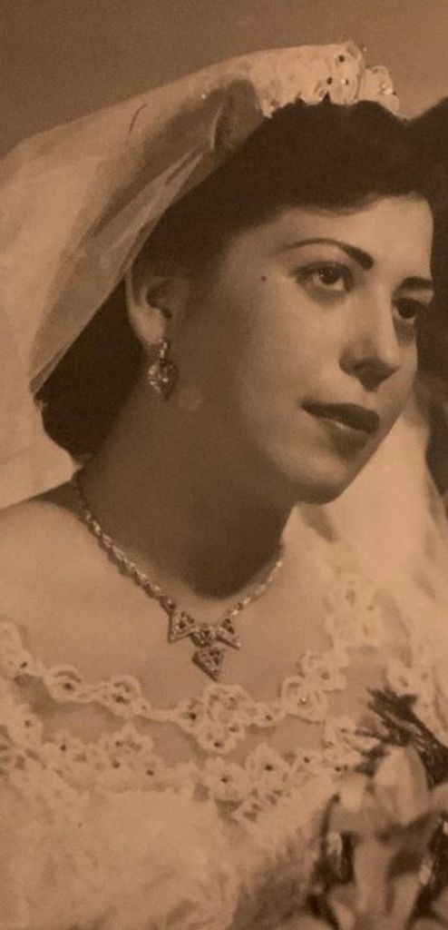 Esther Salinas Profile Photo