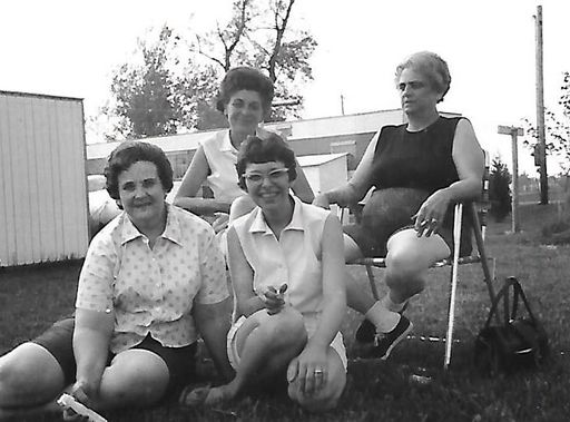 Linda L. Dilling photo gallery thumbnail 3 of 79