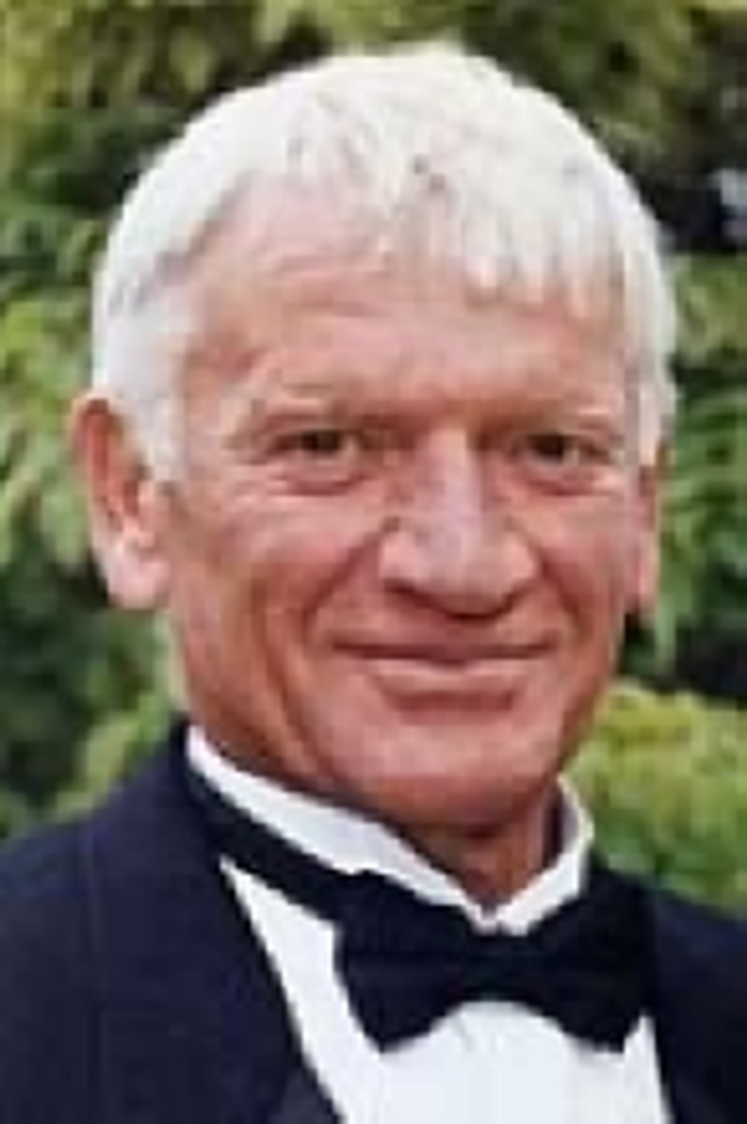 Arnold  Lavern Williamson