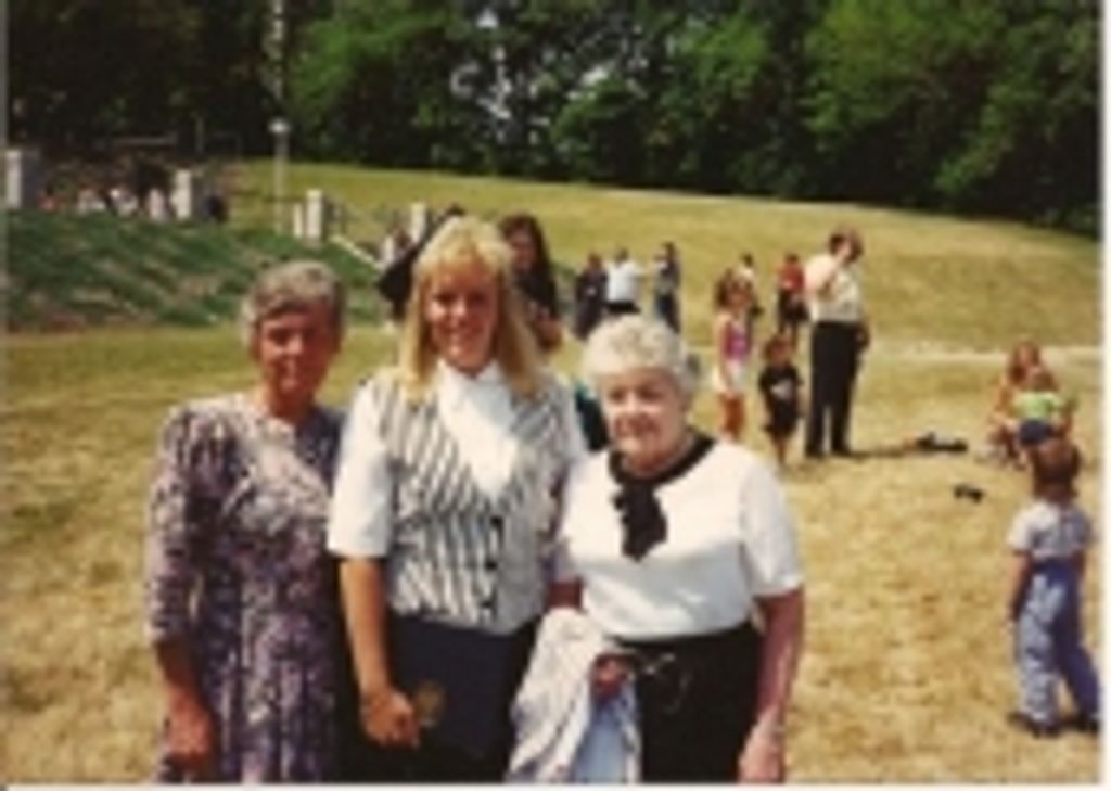 Raida Paisley Thomas