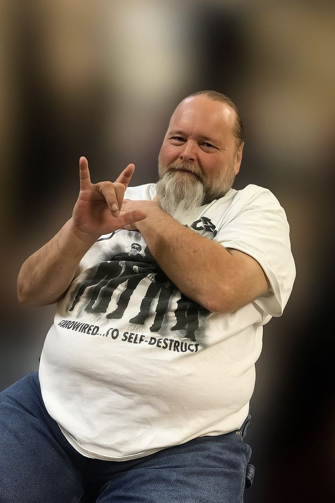 Christopher "Chris" Lee Kneer