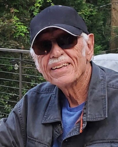 Aaron Lundia Thompson Profile Photo