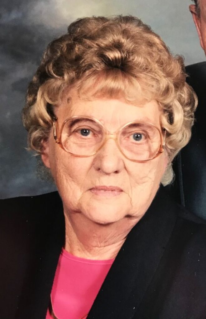 Lena (Deboer)  Wiertzema Profile Photo