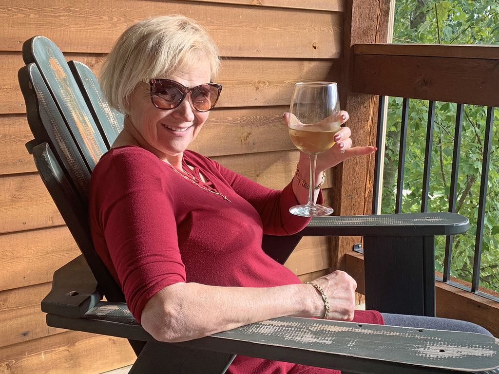 Deanna Jon Latona Jones Profile Photo