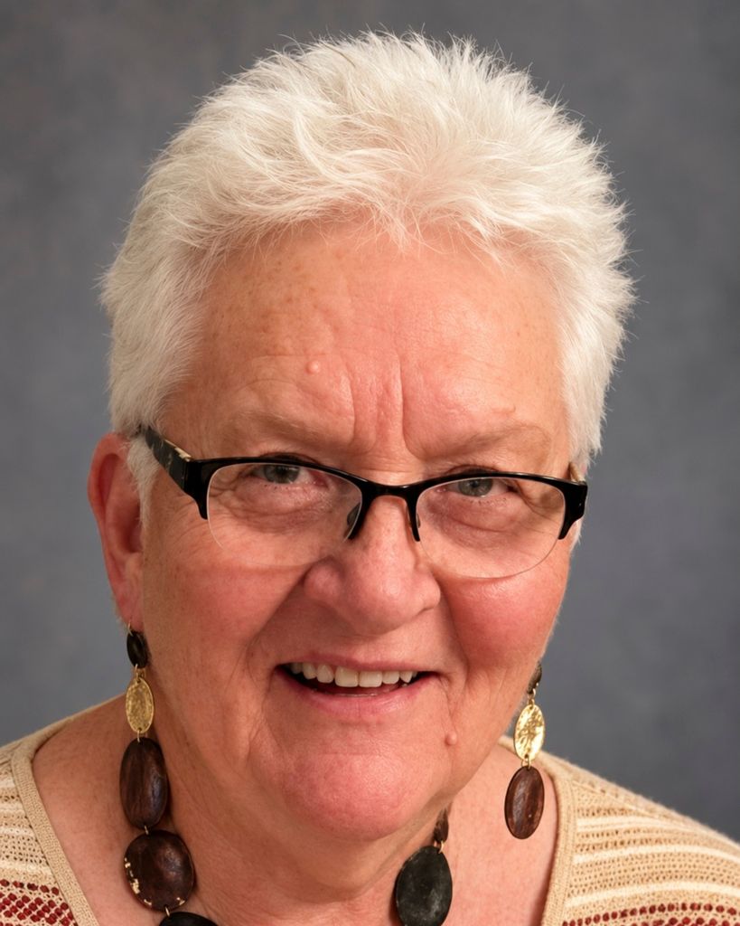 Lois Hallett Profile Photo
